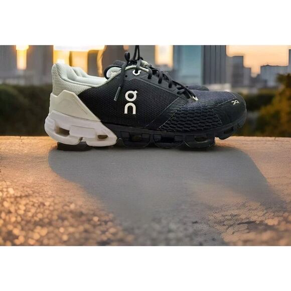 On running Cloud Helion Cloudtec Swiss Engineering Womens Size 11 Black Green - Picture 2 of 16